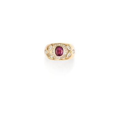 View full screen - View 1 of Lot 51. BAGUE RHODOLITE ET DIAMANTS | RHODOLITE AND DIAMOND RING.