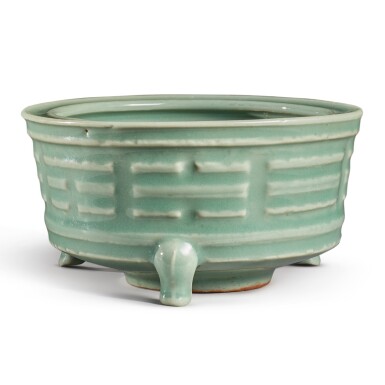 View full screen - View 1 of Lot 115. A 'Longquan' celadon-glazed 'trigram' censer, Southern Song / Yuan dynasty | 南宋 / 元 龍泉窰青釉八卦紋奩式爐.