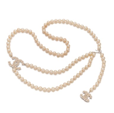 View full screen - View 1 of Lot 100. Faux pearl belt.