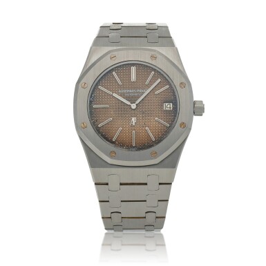 View full screen - View 1 of Lot 42. 'B-Series' Royal Oak, Ref. 5402, Stainless steel wristwatch with date, bracelet and 'tropical' dial Circa 1976 | 愛彼 | 5402型號「'B-Series' Royal Oak」精鋼鍊帶腕錶備日期顯示及熱帶錶盤,約1976年製.