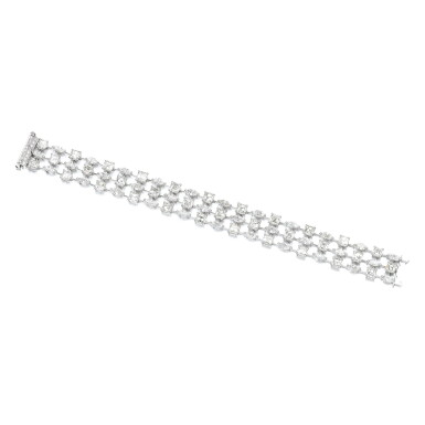 View full screen - View 1 of Lot 191. DIAMOND BRACELET.