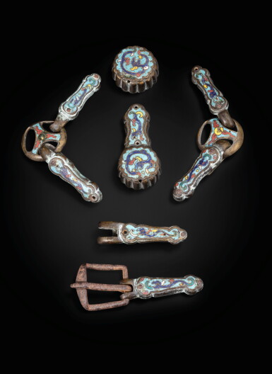 View full screen - View 1 of Lot 183. A gilt-bronze and cloisonné enamels horse harness set Late Ming-Early Qing dynasty, 17th century | 明末至清初 十七世紀 掐絲琺瑯馬飾一組六件.
