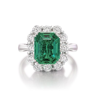 View full screen - View 1 of Lot 335. Emerald and Diamond Ring | 2.90克拉 天然「哥倫比亞」無油祖母綠 配 鑽石 戒指.