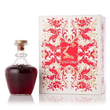 View full screen - View 1 of Lot 6513. Hennessy 200th Anniversary Paradis Baccarat Crystal Decanter 40.0 abv NV (1 BT70).