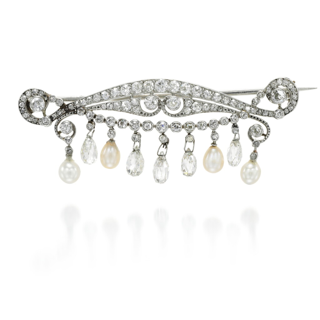 View full screen - View 1 of Lot 331. DIAMOND BROOCH.