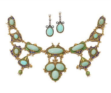 View full screen - View 1 of Lot 25. TURQUOISE AND ENAMEL DEVANT-DE-CORSAGE AND PAIR OF EARRINGS (DEVANT-DE-CORSAGE CON TURCHESI E SMALTI POLICROMI E PAIO DI ORECCHINI).