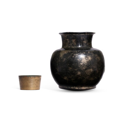 View full screen - View 1 of Lot 779. A bronze incense burner and a bronze jar, Tang dynasty | 唐 響銅弦紋小爐及響銅素面罐 一組兩件.