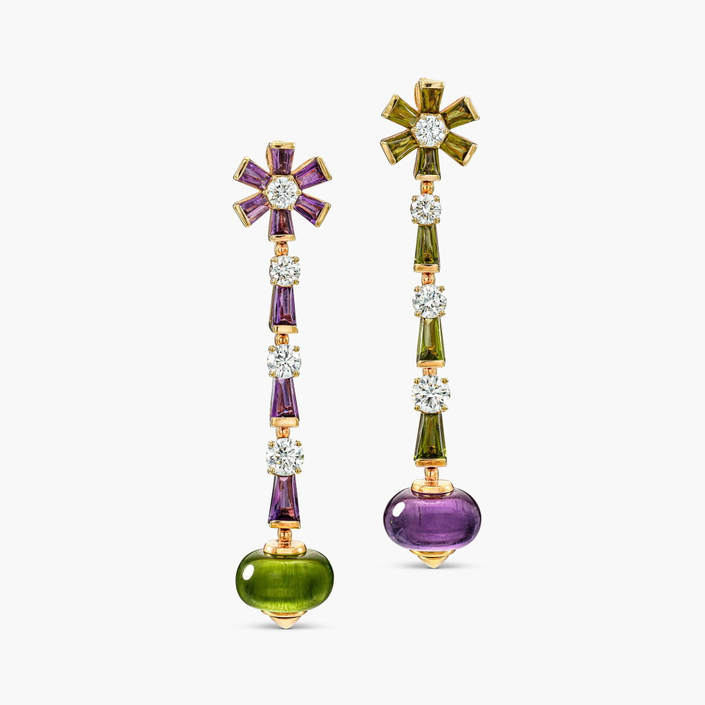 View full screen - View 1 of Lot 1297. Pair of Peridot, Amethyst and Diamond Pendent Earrings | 寶格麗 | 橄欖石 配 紫水晶 及鑽石 耳墜 一對.