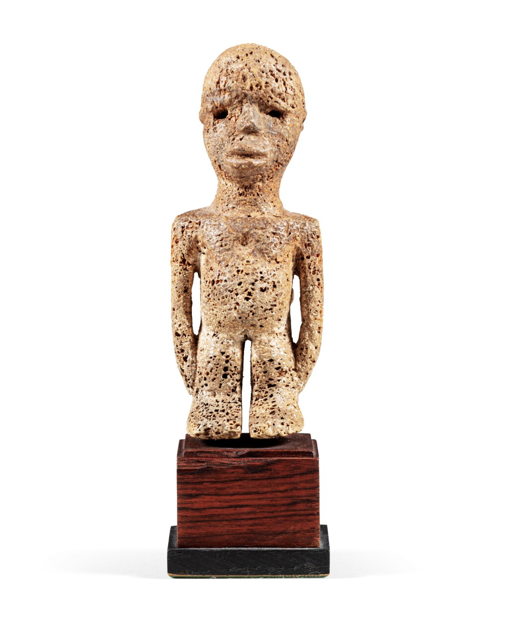 View full screen - View 1 of Lot 108. Statuette en os, Lobi, Burkina Faso | Lobi figure, Burkina Faso.