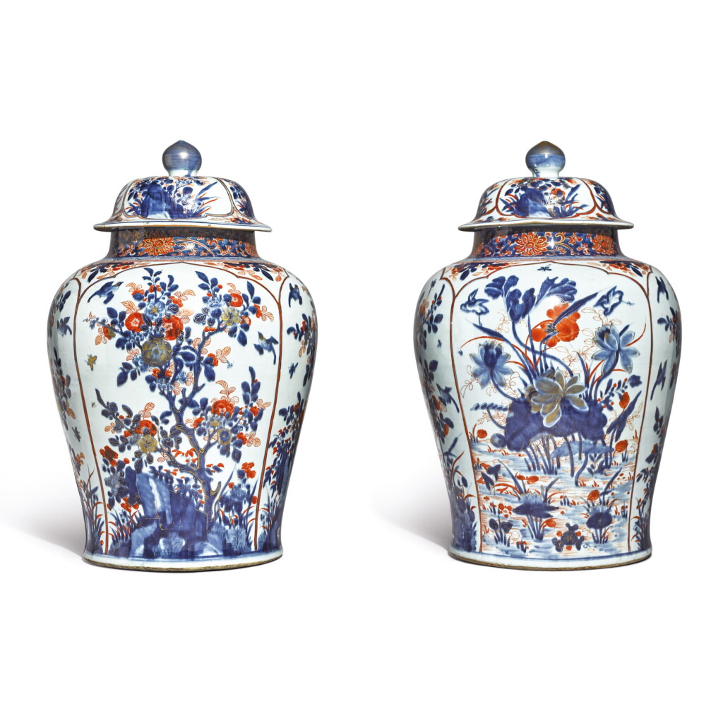 View full screen - View 1 of Lot 801. A PAIR OF LARGE IMARI VASES AND COVERS, QING DYNASTY, KANGXI PERIOD.