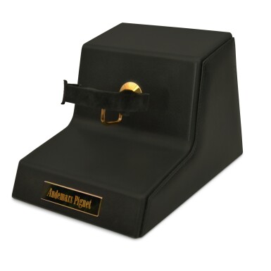 View full screen - View 2 of Lot 145. Winding display Circa 1985.