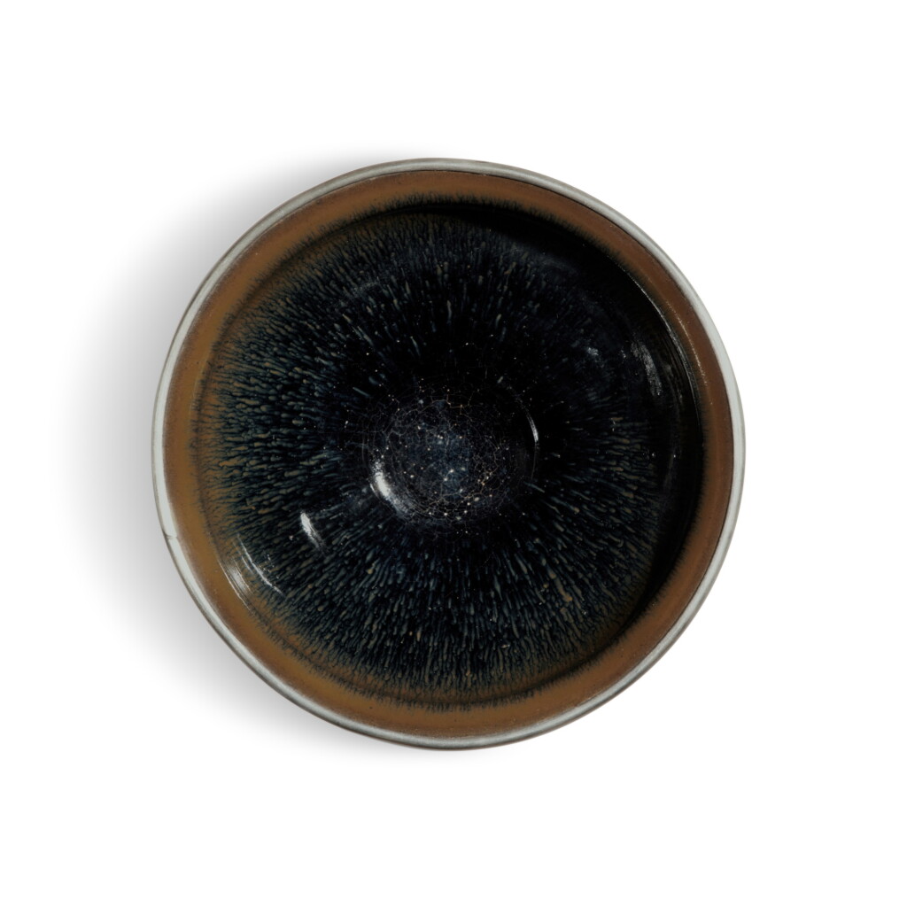 View full screen - View 1 of Lot 499. A 'Jian' 'hare's fur' 'tenmoku' bowl, Southern Song dynasty | 南宋 建窰黑釉兔毫盞.