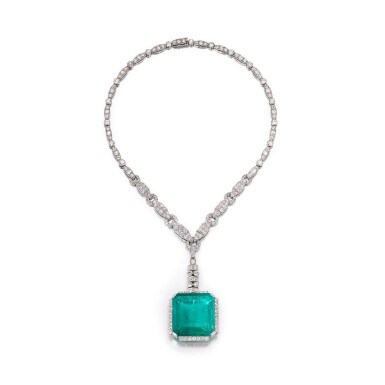 View full screen - View 1 of Lot 248. Emerald and diamond necklace, 1920s | 應為Koch | 祖母綠配鑽石項鏈,1920年代.