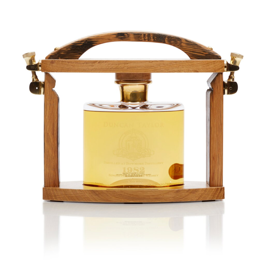 Voir en plein écran - Voir 1 du lot 122. Bowmore Duncan Taylor Tantalus 31 Year Old 48.5 abv 1982 (1 BT70).
