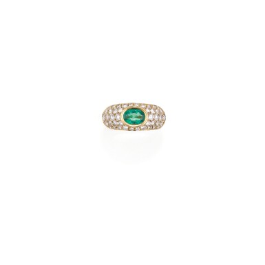 View full screen - View 1 of Lot 166. BAGUE EMERAUDE ET DIAMANTS, MELLERIO | EMERALD AND DIAMOND RING, MELLERIO.