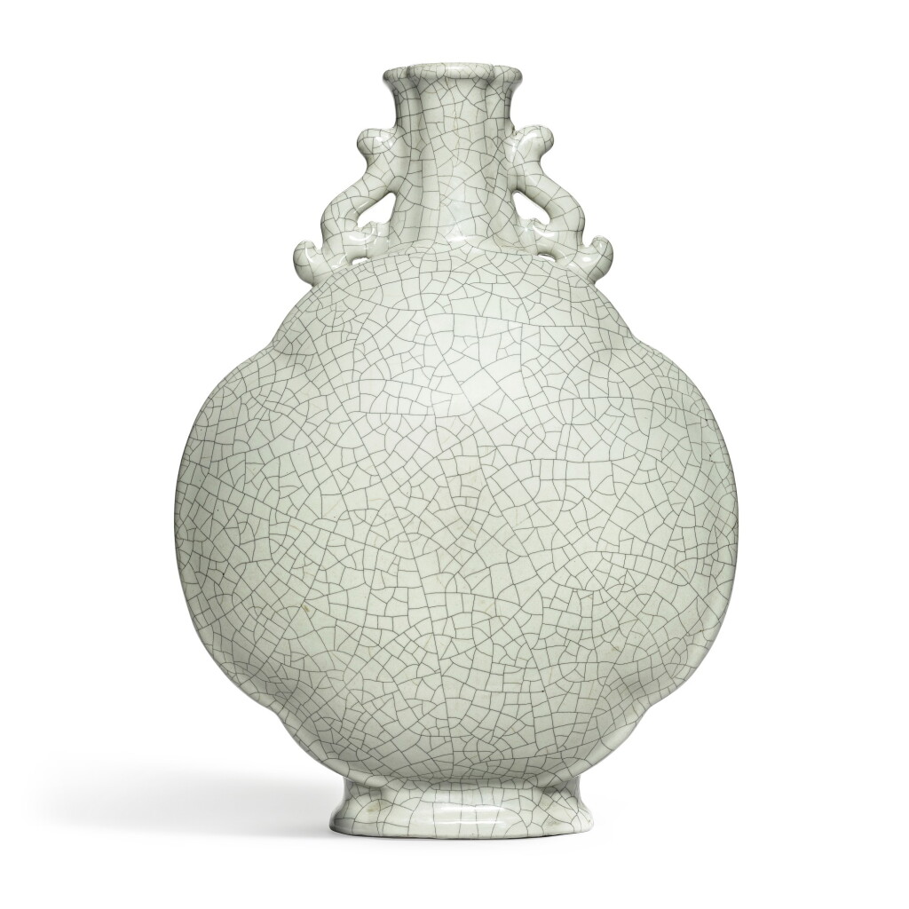 View full screen - View 1 of Lot 17. A large Ge-type moonflask, Seal mark and period of Yongzheng | 清雍正 仿哥釉海棠式抱月瓶 《大清雍正年製》款.