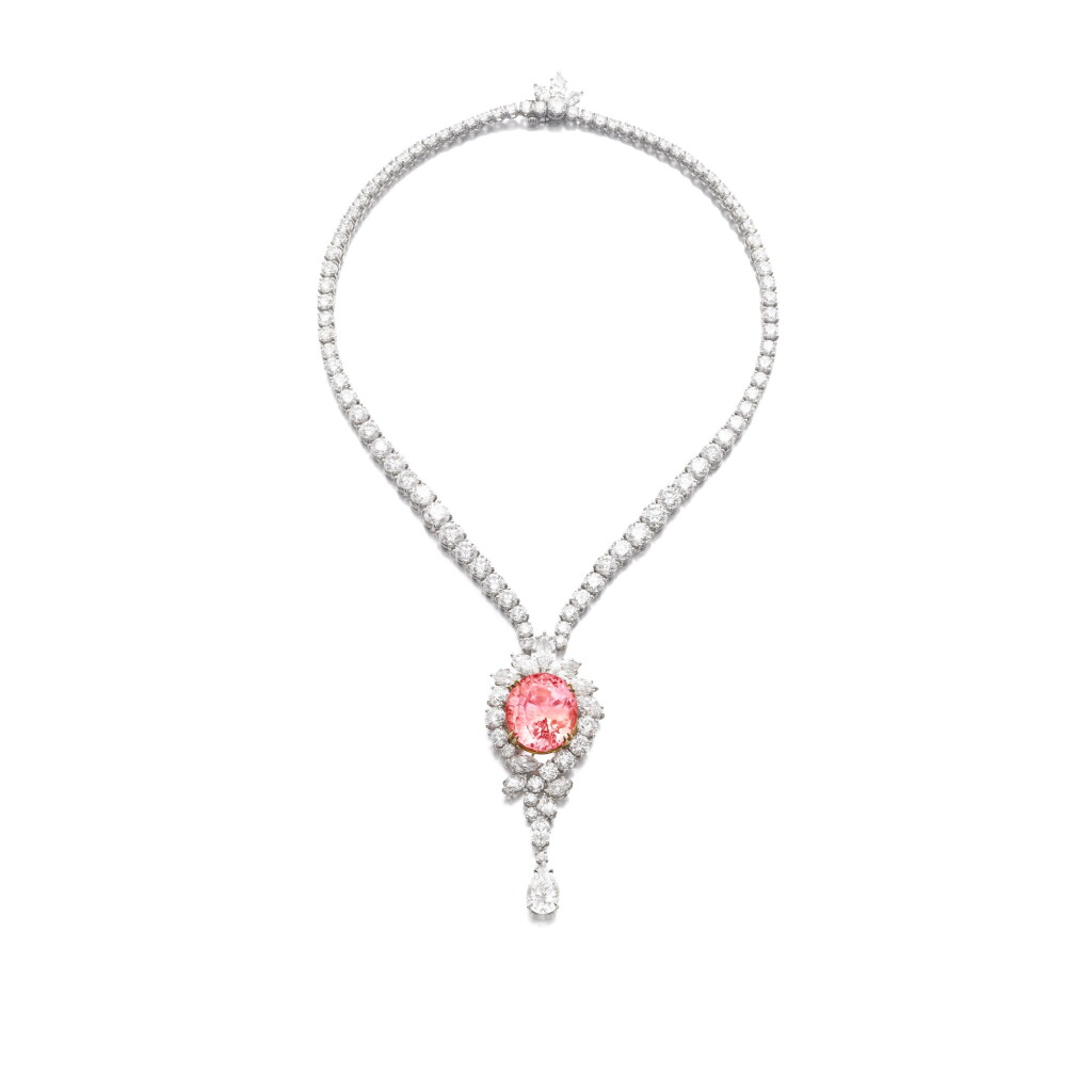 View full screen - View 1 of Lot 659. Impressive padparadscha sapphire and diamond necklace | 海瑞溫斯頓橙粉紅色剛玉及鑽石項鏈.