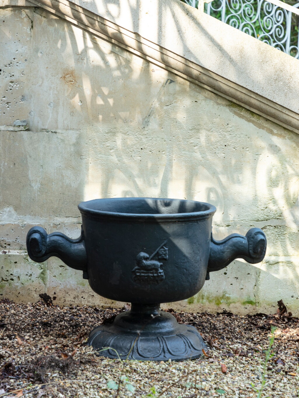 View full screen - View 1 of Lot 667. Pair of vases, Sweden, probably around 1920-1925.