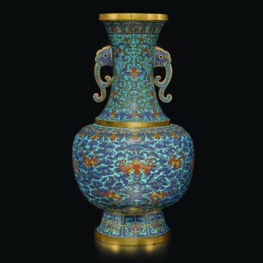 View full screen - View 1 of Lot 20. An exceptionally rare cloisonné enamel 'bats and clouds' vase, Qing dynasty, Qianlong period | 清乾隆 銅胎掐絲琺瑯雲蝠紋雙耳瓶.