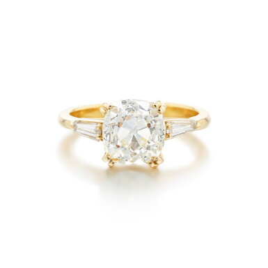View full screen - View 1 of Lot 774. Bague diamants | Diamond ring.