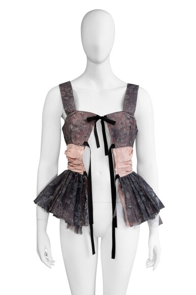 View full screen - View 1 of Lot 13. Martin Margiela, Artisanal, Spring-Summer 1994, Reproduction of a Spring-Summer 1991 model | Artisanal, Printemps-Été 1994, reproduction d'un modèle Printemps-Été 1991.