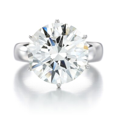 View full screen - View 1 of Lot 117. Diamond ring, Chow Tai Fook .