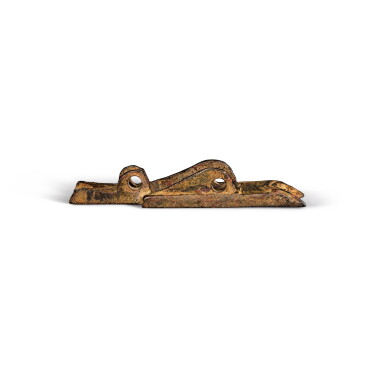 View full screen - View 1 of Lot 7. Part of an inscribed and dated bronze crossbow fitting, guo Eastern Han dynasty, dated 123 AD | 東漢 延光二年(123年)銅弩機郭.
