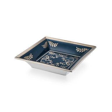 View full screen - View 1 of Lot 8122. Porcelaine De Limoges Vide Poche, A porcelain and enamel dish, Circa 2012 Porcelaine De Limoges Vide Poche | 百達翡麗 陶瓷及琺瑯擺飾盤,約2012年製.