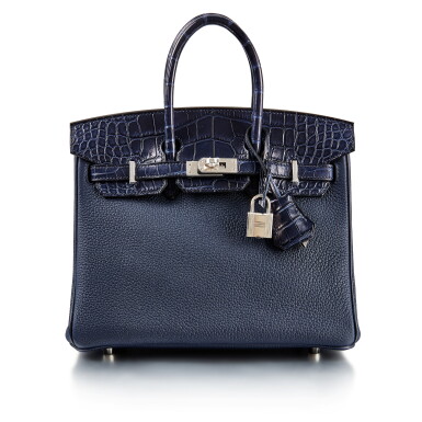 View full screen - View 1 of Lot 8375. Bleu Nuit Togo, Bleu Indigo Matte Alligator Birkin Touch 25 Palladium Hardware, 2021 | 愛馬仕夜空藍 Togo 小牛皮拼深藍啞光短吻鱷皮 25公分 Birkin Touch 柏金包,配鍍鈀金屬件,2021年.