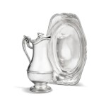A silver ewer and basin, Robert Joseph Auguste, Paris, 1769-1770, the basin, maker's mark illegible | Aiguière et bassin en argent par Robert Joseph Auguste, Paris, 1769-1770, le bassin, poinçon d'orfèvre illisible