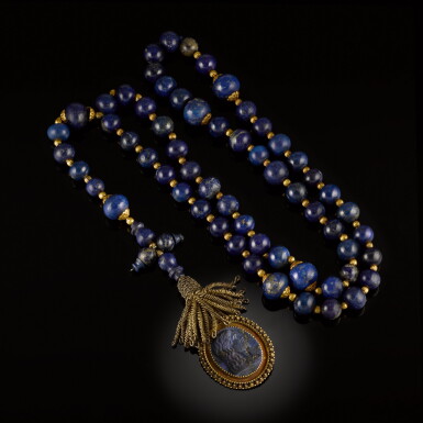 View full screen - View 1 of Lot 46. Italian, late 18th century | Rosary with a double-sided cameo pendant with Christ and the Virgin.