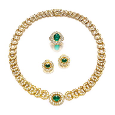 View full screen - View 1 of Lot 381. Emerald and Diamond Parure | 海瑞溫斯頓 | 祖母綠 配 鑽石套裝.