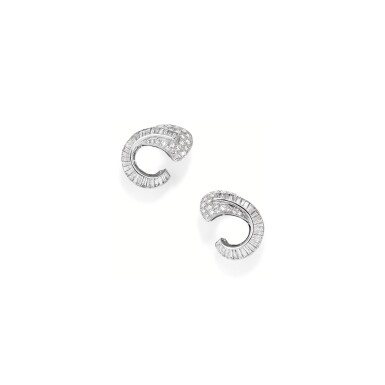 View full screen - View 1 of Lot 241. PAIRE DE CLIPS D'OREILLE DIAMANTS, ADLER | PAIR OF DIAMOND EAR CLIPS, ADLER.