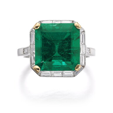 View full screen - View 1 of Lot 721. David Morris | Emerald and diamond ring | David Morris | 祖母綠配鑽石戒指.