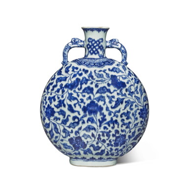 View full screen - View 1 of Lot 532. A blue and white 'floral' moonflask, Qing dynasty, 19th century | 清十九世紀 青花纏枝花卉紋抱月瓶.