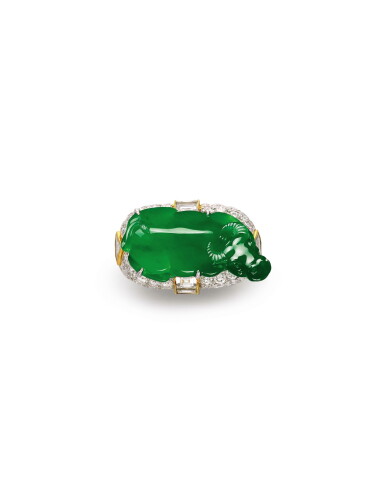 View full screen - View 1 of Lot 1629. Jadeite and Diamond ‘Lucky Ox’ Ring | 天然翡翠 配 鑽石 【牛氣沖天】戒指.