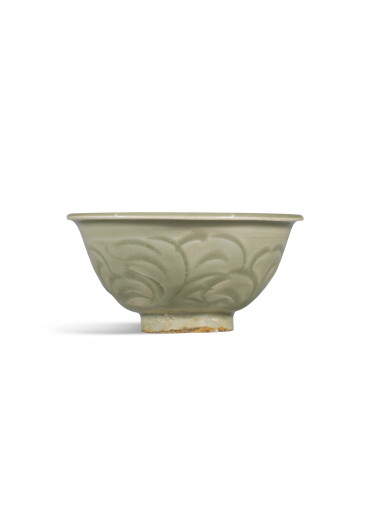 View full screen - View 1 of Lot 10. A Yaozhou bowl Northern, Song dynasty | 北宋 耀州窰青釉刻花卉紋小盌.