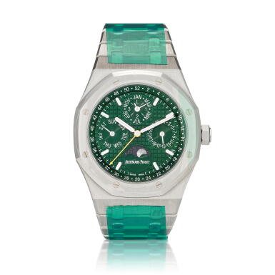 View full screen - View 1 of Lot 2050. Royal Oak, Reference 26606ST.OO.1220ST.01 | A brand new limited edition stainless steel perpetual calendar bracelet watch with aventurine moon phases, 52 weeks, leap year indication and green dial, Made for the Hong Kong market and retailed by Unique Timepieces, Circa 2018 | 愛彼 | 皇家橡樹系列 型號26606ST.OO.1220ST.01 | 全新限量版精鋼萬年曆鏈帶腕錶,備砂金石月相、52週、閏年顯示及綠色錶盤,為香港市場而製及由譽一鐘錶發行,約2018年製.
