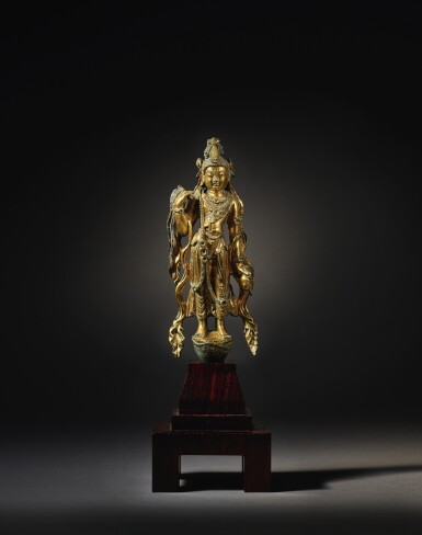 View full screen - View 1 of Lot 3516. A gilt-bronze figure of Avalokiteshvara Tang dynasty | 唐 鎏金銅觀世音菩薩立像.