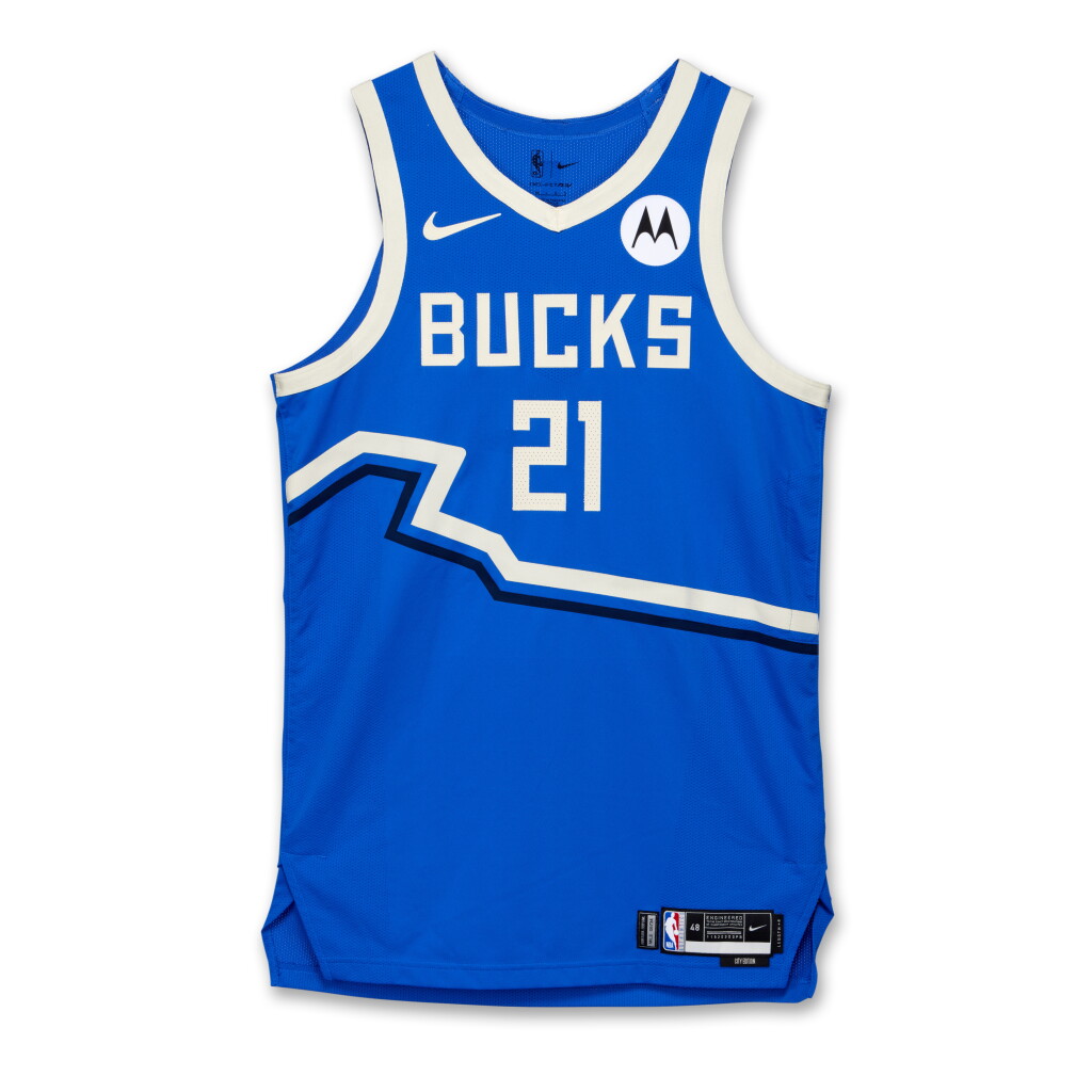全螢幕檢視 - 查看112Tyler Smith Milwaukee Bucks 2024-2025 Game Issued City Edition Jersey 的1