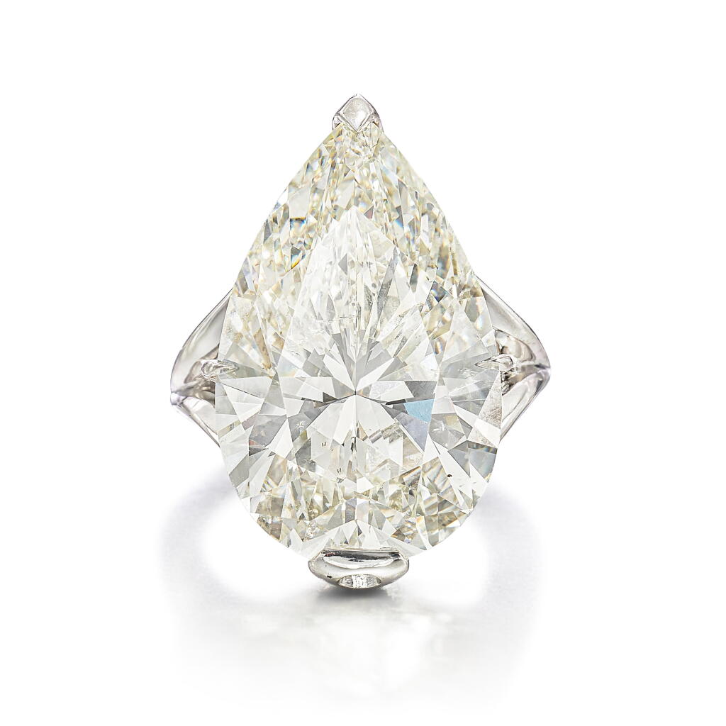 View full screen - View 1 of Lot 1711. Diamond Ring | 19.08克拉 梨形 L色 鑽石 戒指.