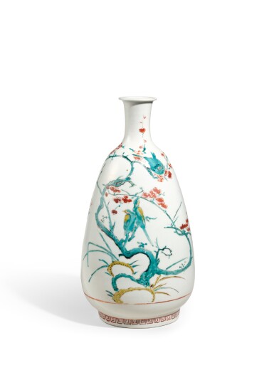View full screen - View 1 of Lot 2085. A large porcelain vase, Early enamelled ware, Hizen, Edo period, circa 1650 | 色絵花鳥文瓶 肥前 古伊万里様式 江戸時代前期 1650年代.