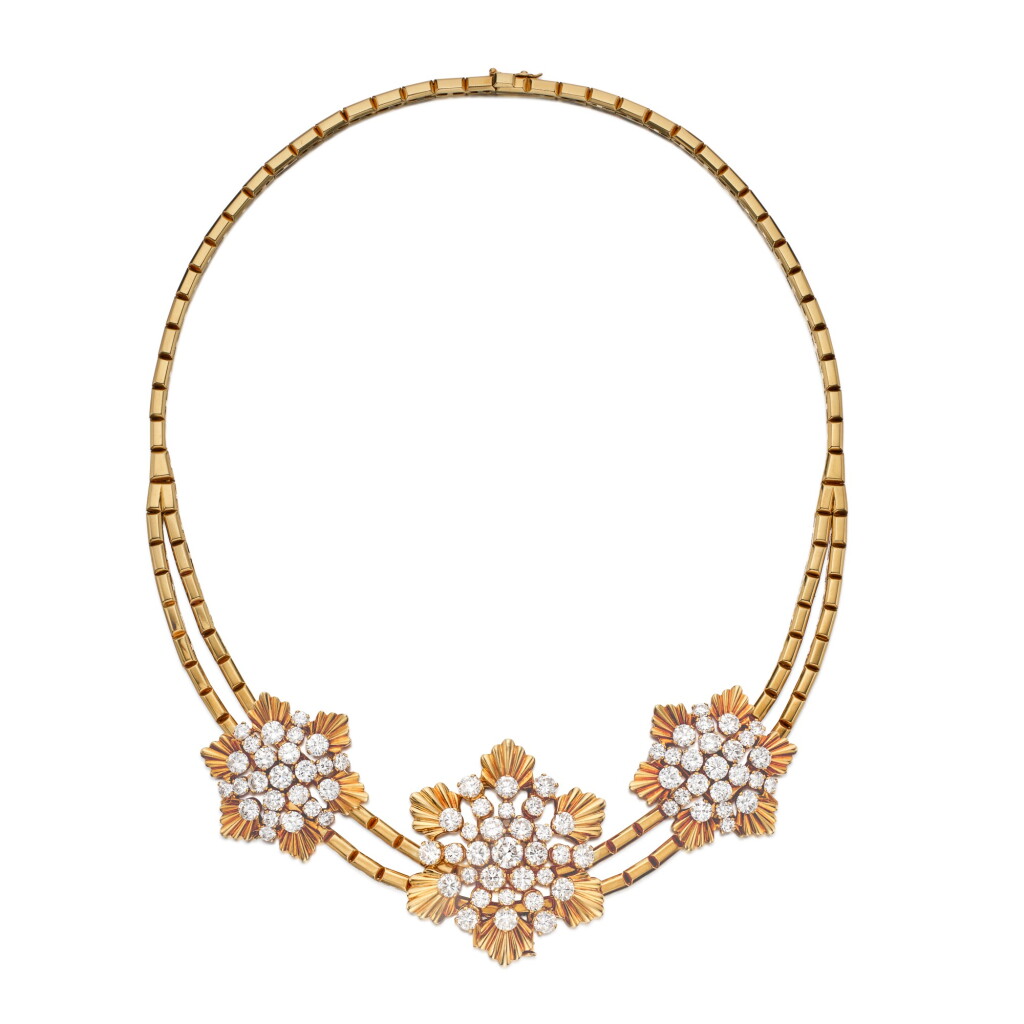 View full screen - View 1 of Lot 161. Bulgari | Gold and Diamond Necklace 寶格麗 黃金鑲鑽石項鏈.