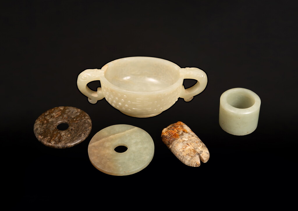 View full screen - View 1 of Lot 103. A group of five archaistic jade carvings, Qing dynasty | 清 仿古玉器一組五件.