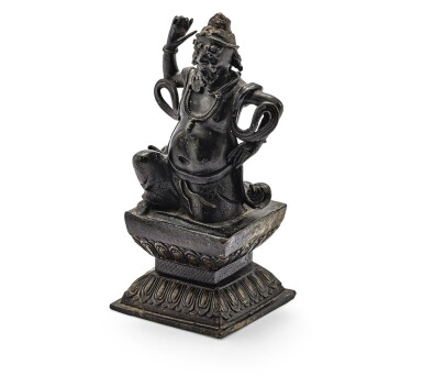 全螢幕檢視 - 查看86STATUETTE D'ÉTRANGER EN BRONZE DYNASTIE MING | 明 銅鑄胡人像 | A bronze figure of a foreigner, Ming Dynasty的1