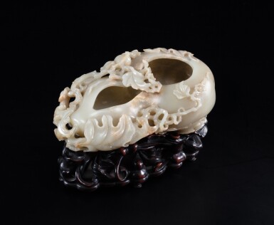 View full screen - View 1 of Lot 2. A large celadon jade 'double gourd' brush washer 17th-18th century | 十七至十八世紀 青白玉葫蘆洗.