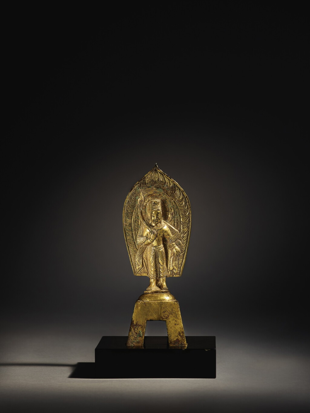 View full screen - View 1 of Lot 3515. A magnificent inscribed gilt-bronze votive figure of Padmapani Eastern Wei dynasty, dated to the second year of Wuding period (in accordance with 544) | 東魏武定二年 鎏金銅蓮華手觀音立像.