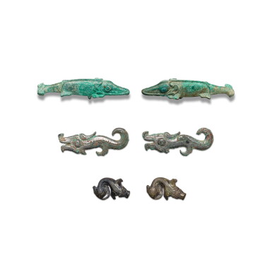 View full screen - View 1 of Lot 1036. Three pairs of bronze 'animal' ornaments, Western Zhou - Han dynasty | 西周至漢 青銅獸形飾件三對.
