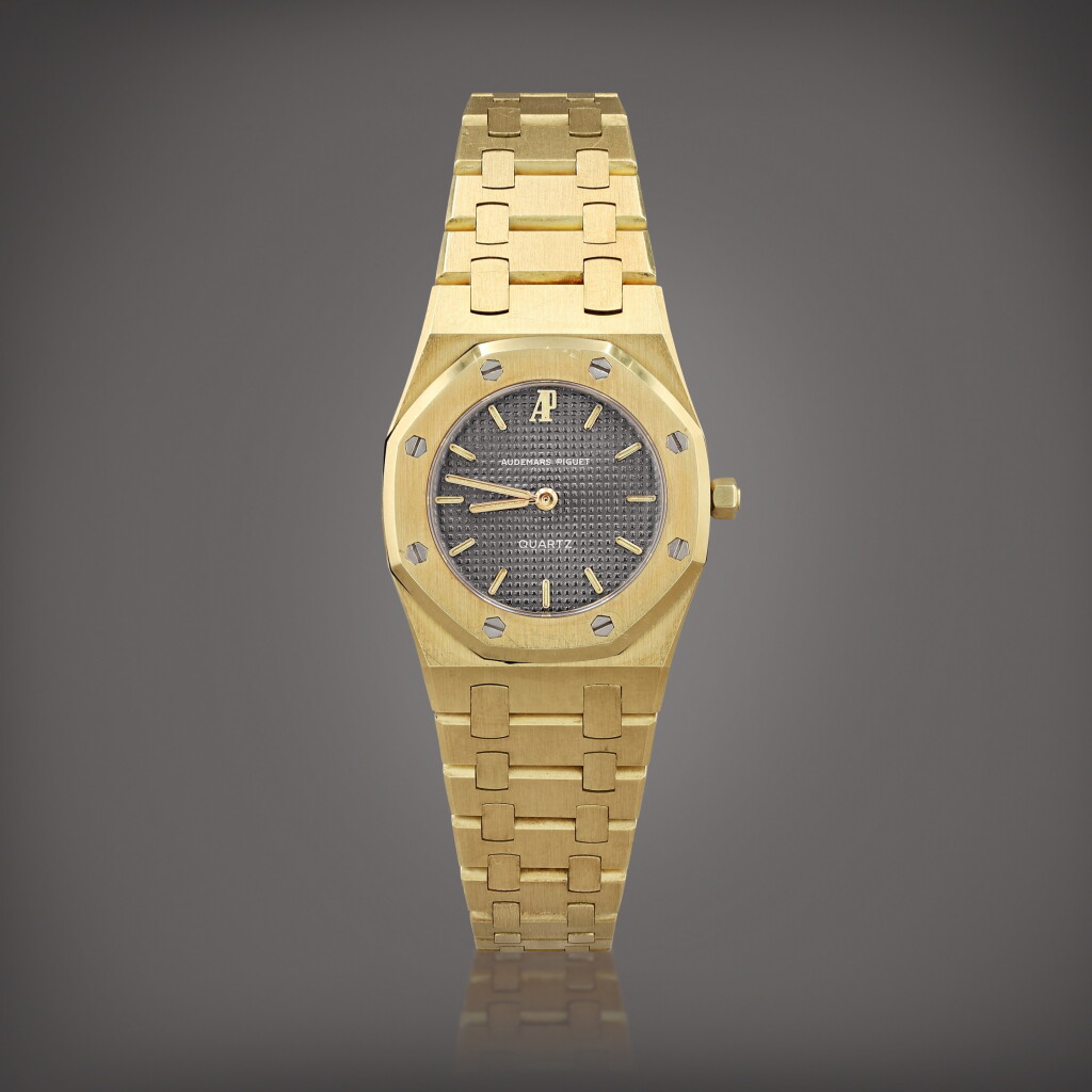 View full screen - View 1 of Lot 724. Royal Oak, reference 6007BA Montre bracelet en or jaune | Yellow gold wristwatch with bracelet Vers 1980 | Circa 1980.