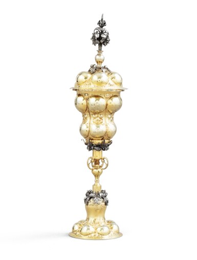 View full screen - View 1 of Lot 142. A German parcel-gilt silver covered cup, Nurnberg, circa 1680 | Coupe couverte en vermeil et argent, Nuremberg, vers 1680.